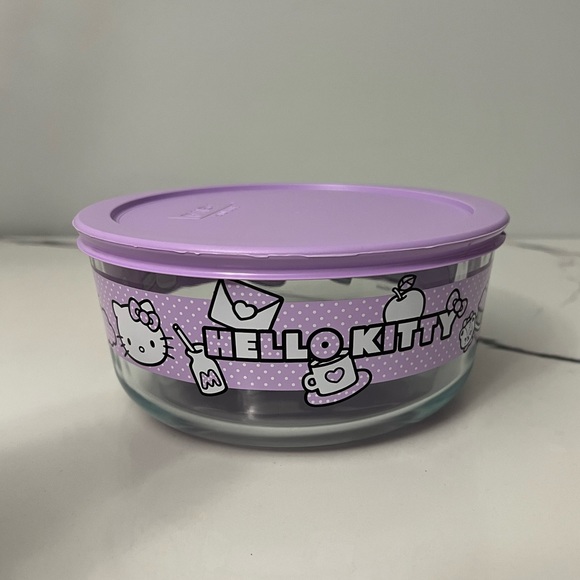 NEW Large Hello Kitty Pyrex Container - Picture 1 of 4